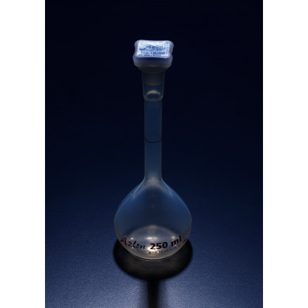 Fiole jaugée en verre classe A, 250 ml, bouchon en plastique PK/2 – UNIVERS  BIO-MEDICAL
